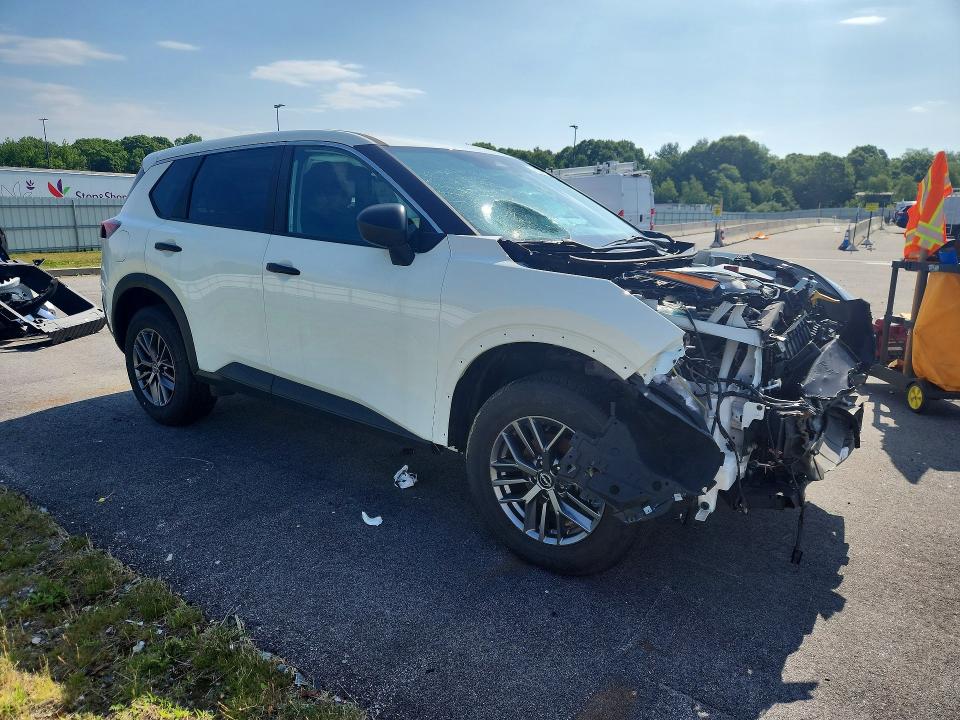 2023 Nissan Rogue sport VIN 5N1BT3AB8PC831025 COPART salvage auction — FRONT END, AZ - CERT OF TITLE- NON REPAIR, sold $1,000 on 2026-07-27 (photo 4)