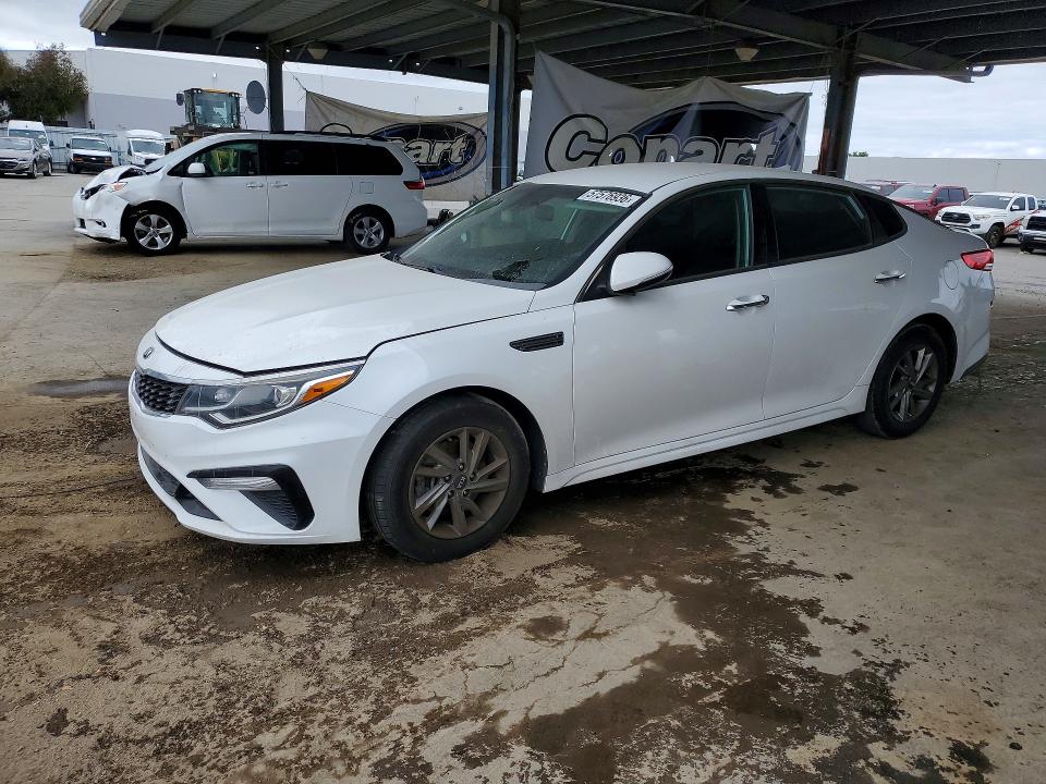 2019 Kia Optima VIN 5XXGT4L34KG305070 COPART salvage auction — VANDALISM, CA - SALVAGE CERTIFICATE, sold $3,800 on 2026-07-14 (photo 1)