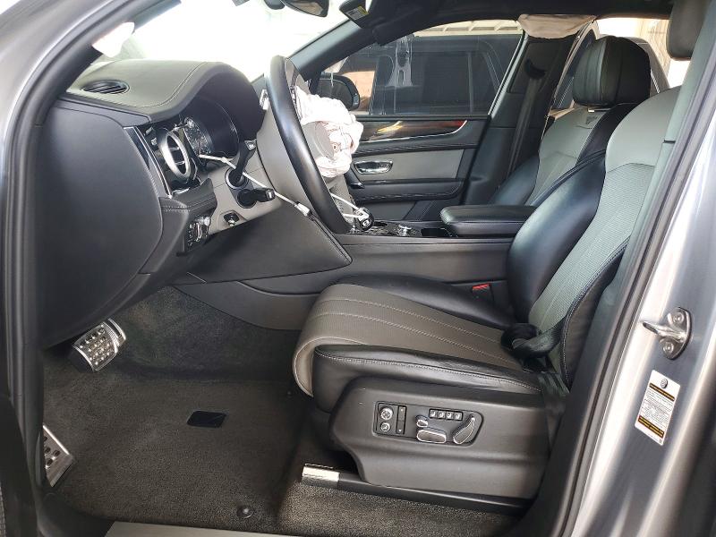 2018 Bentley Bentayga VIN SJAAC2ZV6JC017814 COPART salvage auction — FRONT END, Fl - Cert Of Title Slvg Rebuildable, sold $25,900 on 2026-09-18 (photo 7)