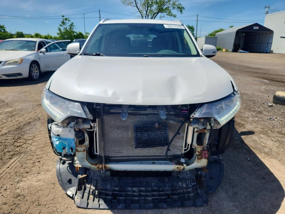 2017 Mitsubishi VIN JA4JZ3AX7HZ611636 COPART salvage auction — FRONT END, Qc - Gravement Accidente, sold $150 on 2026-07-21 (photo 5)
