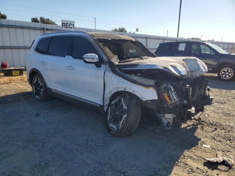 2025 Kia Telluride VIN 5XYP34GCXSG668060 COPART salvage auction — BURN, CA - NON-REPAIRABLE VEHICLE CERT, sold $2,700 on 2026-07-16 (photo 4)