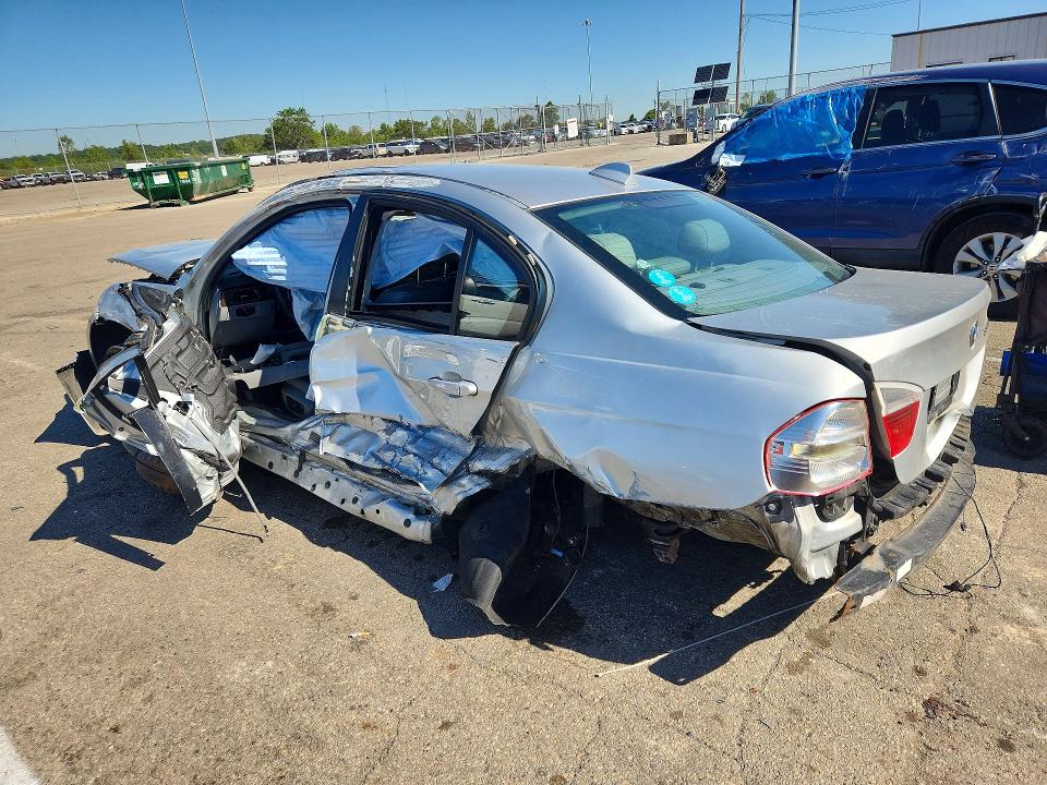 2006 BMW 3er VIN WBAVD13586KV00585 COPART salvage auction — SIDE, Oh - Cert Of Title-Salvage, sold $300 on 2026-07-10 (photo 2)