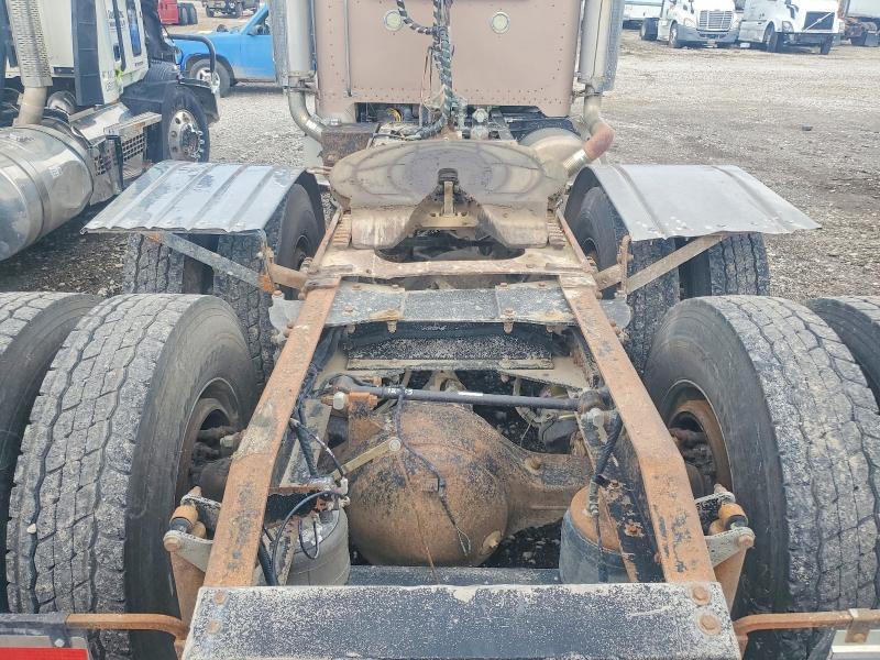 2006 Peterbilt 379 VIN 1XP5DU9X36D893461 COPART salvage auction — INTERIOR BURN, IA - CERT OF TITLE-SALVAGE TITLE, sold $1,400 on 2026-07-10 (photo 6)