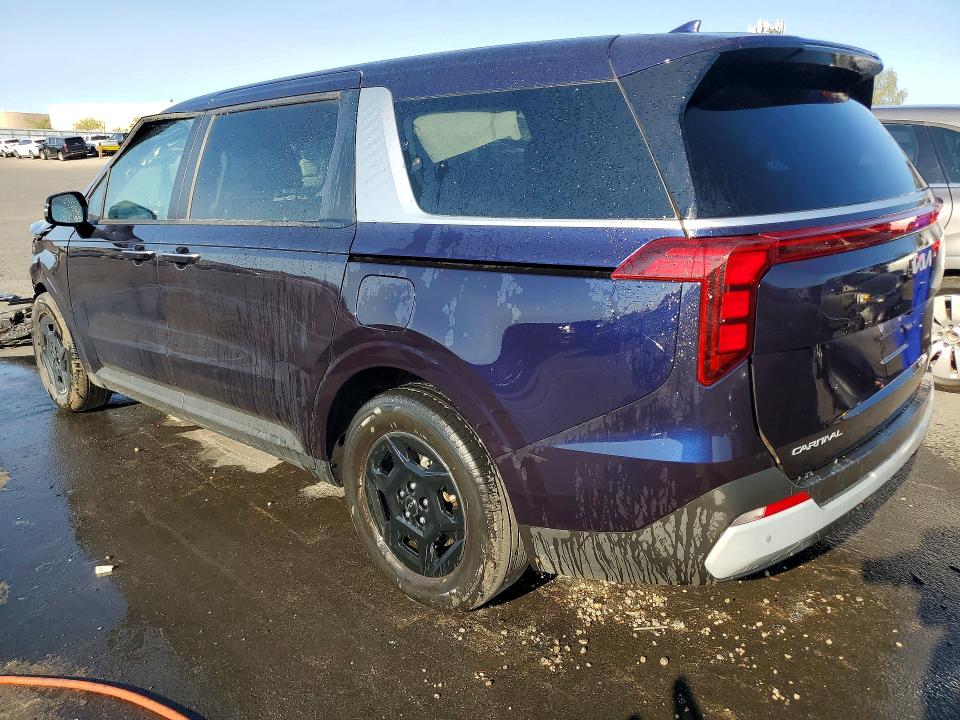 2026 Kia Carnival VIN KNDNB5K33T6587204 COPART salvage auction — FRONT END, TX - SALVAGE VEHICLE TITLE, sold $6,100 on 2026-07-22 (photo 2)