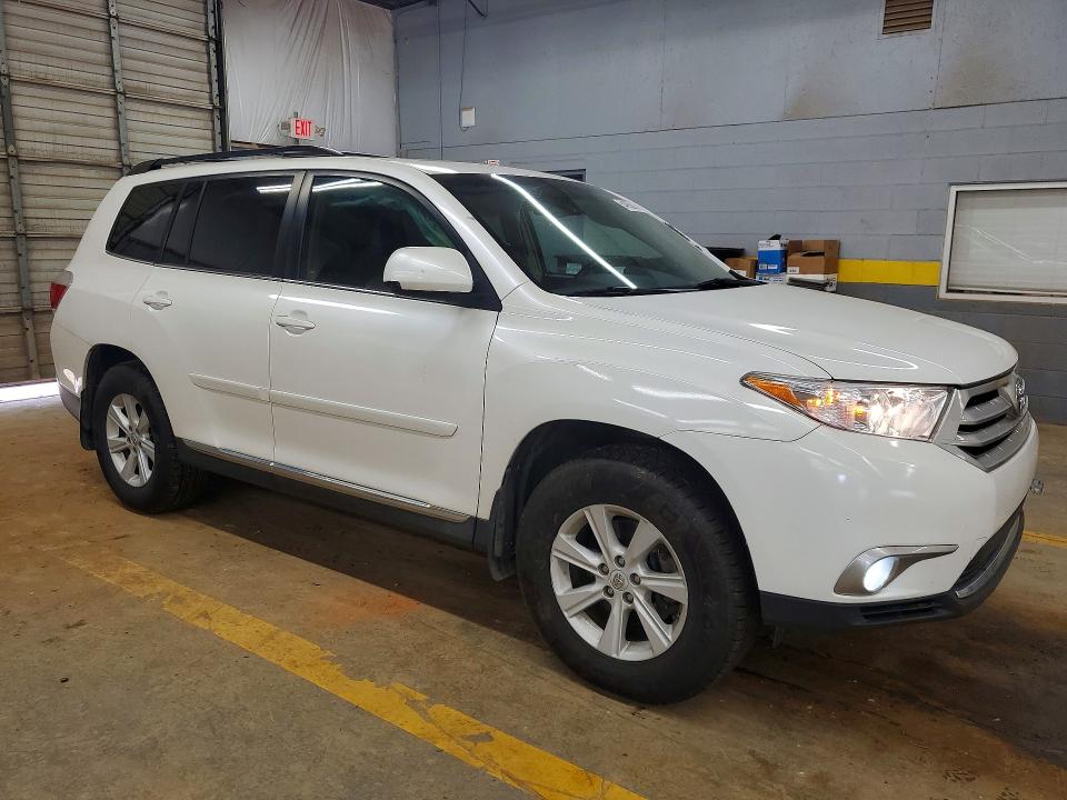 2013 Toyota VIN 5TDZK3EH0DS096703 COPART salvage auction — UNDERCARRIAGE, Nc - Salvage Certificate Of Title, sold $3,250 on 2026-07-22 (photo 4)