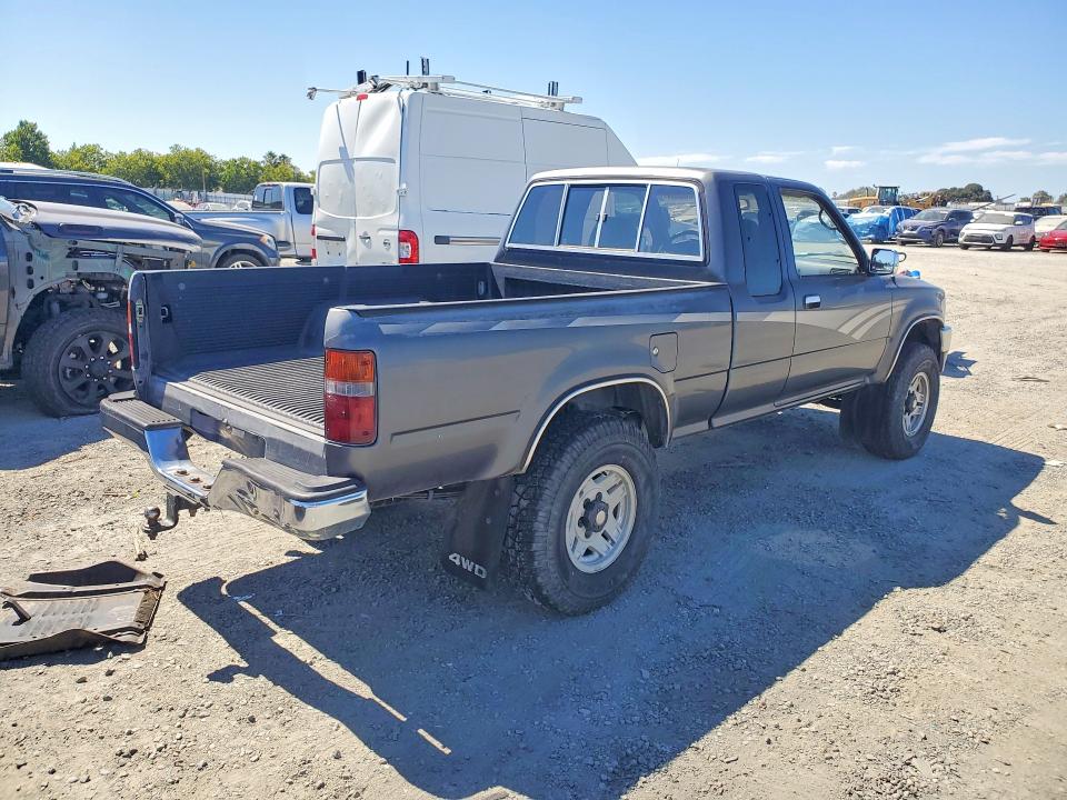 1992 Toyota Pickup VIN JT4VN13G9N5096128 COPART salvage auction — MINOR DENT/SCRATCHES, CA - DIS/DLR/EXP ONLY CLEAN TITLE, sold $7,500 on 2026-07-09 (photo 3)