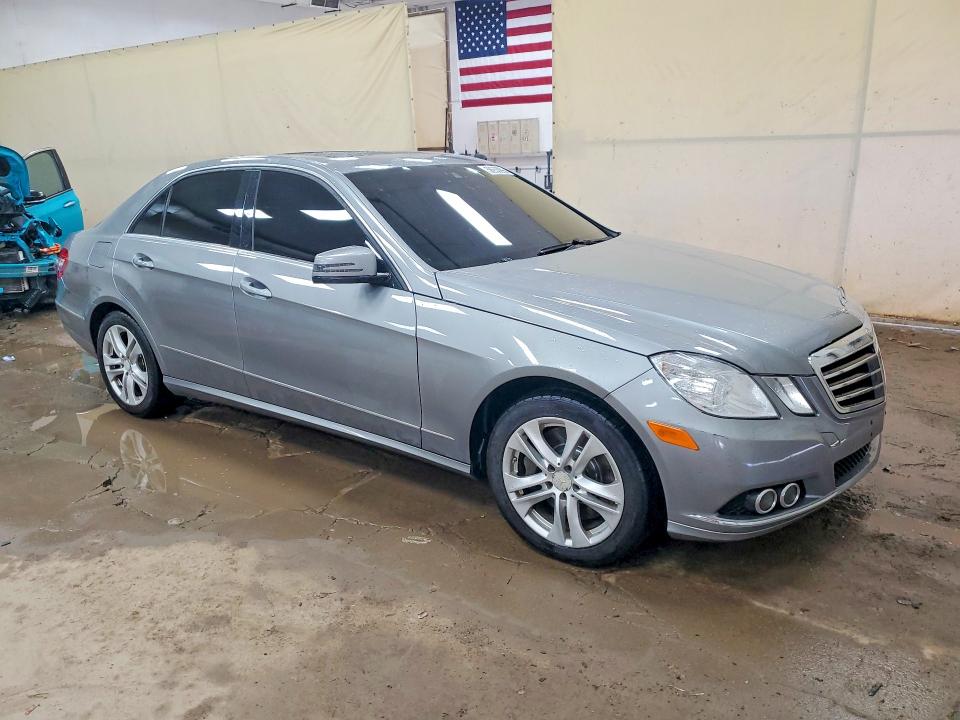 2010 Mercedes-benz E-klasse VIN WDDHF9AB2AA171646 COPART salvage auction — MINOR DENT/SCRATCHES, Mi - Certificate Of Title, sold $950 on 2026-08-12 (photo 4)