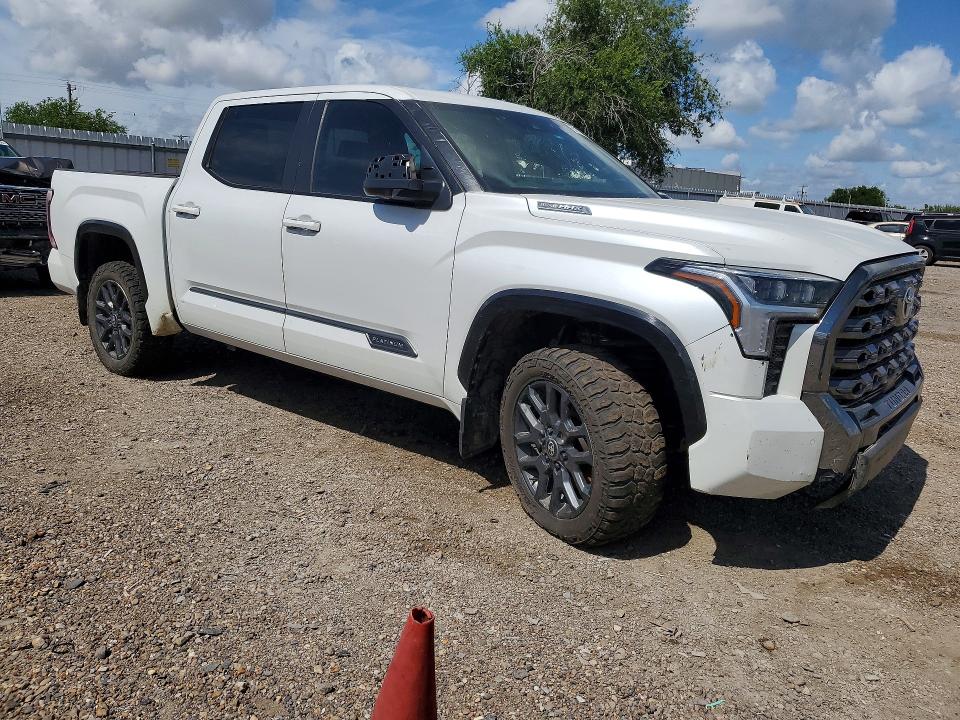 2025 Toyota Tundra VIN 5TFNC5DBXSX093206 COPART salvage auction — MINOR DENT/SCRATCHES, Tx - Salvage Vehicle Title, sold $27,000 on 2026-07-08 (photo 4)