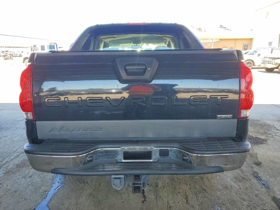 2006 Chevrolet Avalanche VIN 3GNEC12Z56G139731 COPART salvage auction — MINOR DENT/SCRATCHES, Ca - Dis/Dlr/Exp Only Clean Title, sold $700 on 2026-07-02 (photo 6)