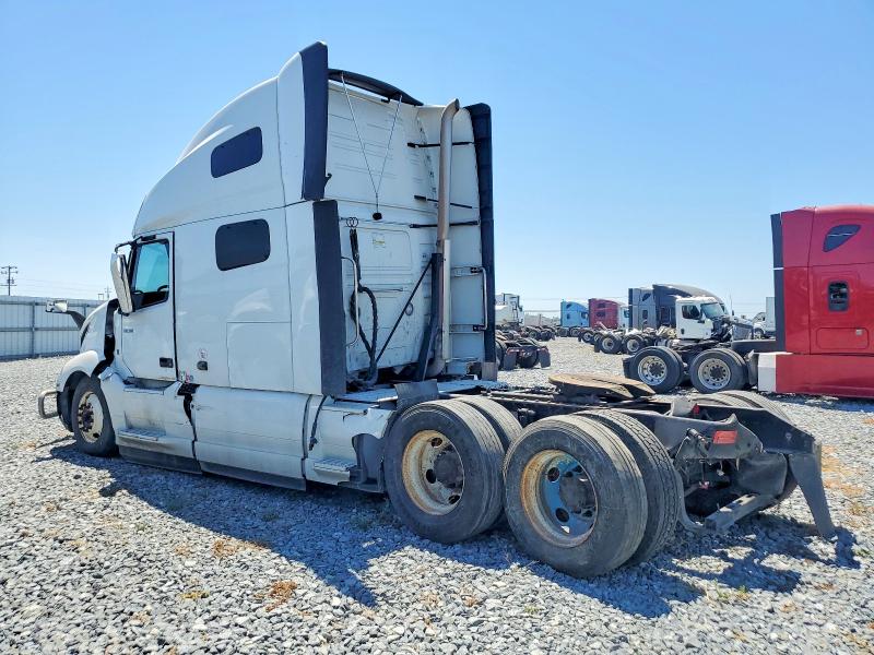 2022 Volvo VIN 4V4NC9EJ1NN305993 COPART salvage auction — FRONT END, Ca - Salvage Certificate, sold $9,100 on 2026-07-30 (photo 3)