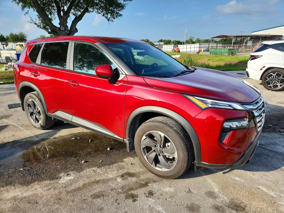 2026 Nissan Rogue VIN 5N1BT3BAXTC727443 COPART salvage auction — SIDE, FL - CERT OF TITLE SLVG REBUILDABLE, sold $8,800 on 2026-08-20 (photo 4)