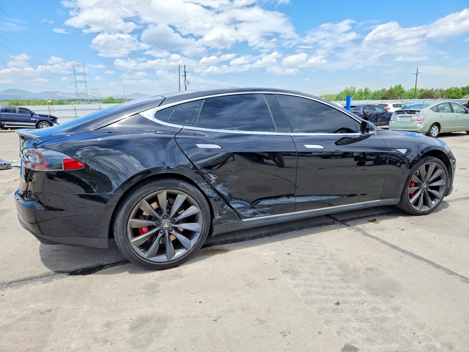 2014 Tesla Model s VIN 5YJSA1H27EFP68178 COPART salvage auction — SIDE, Co - Public - Salvage Title, sold $4,600 on 2026-07-27 (photo 3)