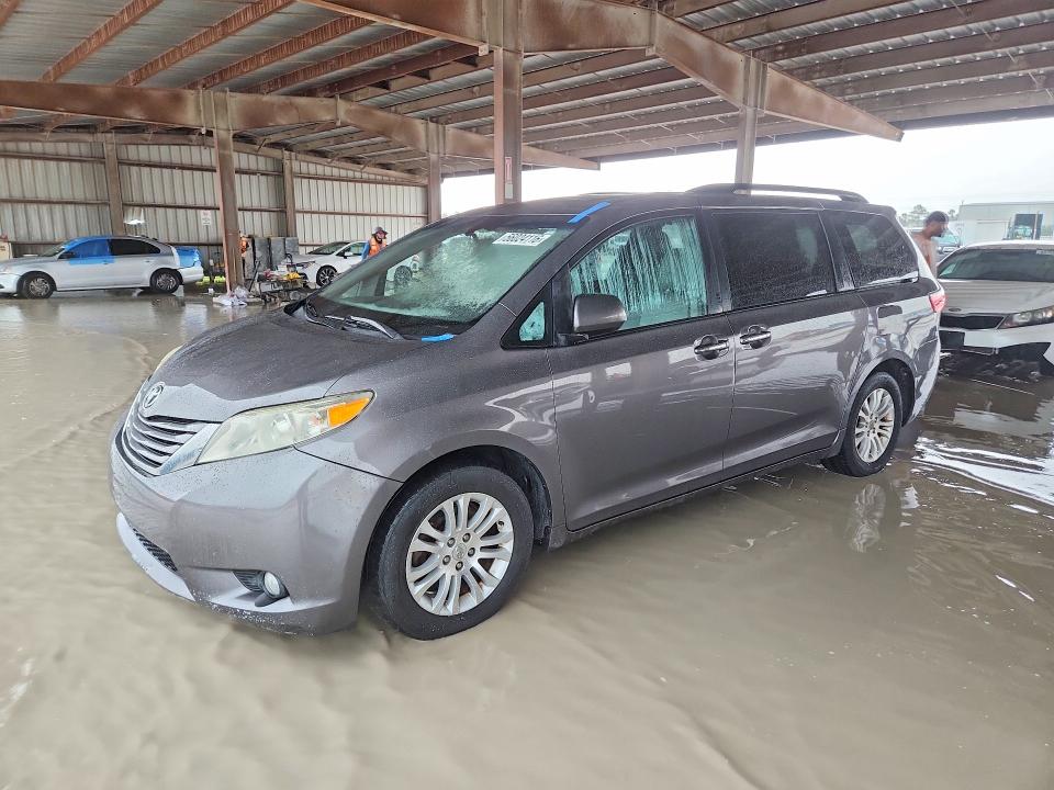 2017 Toyota Sienna VIN 5TDYZ3DC9HS775551 COPART salvage auction — FRONT END, Tx - Certificate Of Title (P), sold $8,300 on 2026-07-02 (photo 1)