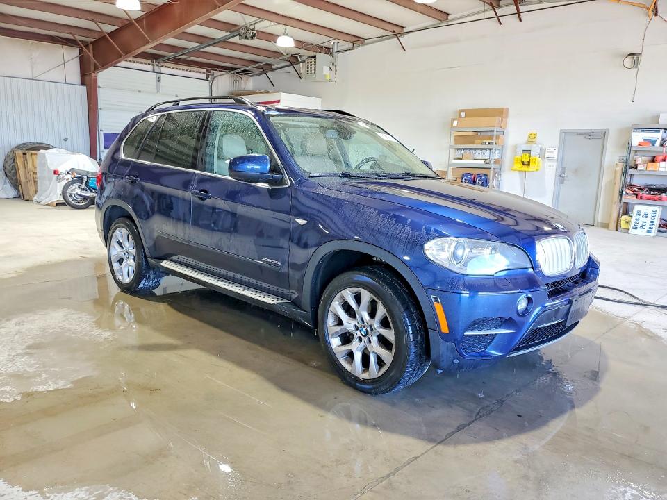 2013 BMW X5 VIN 5UXZV4C56D0B14700 COPART salvage auction — MINOR DENT/SCRATCHES, Wv - Certificate Of Title, sold $500 on 2026-07-21 (photo 4)