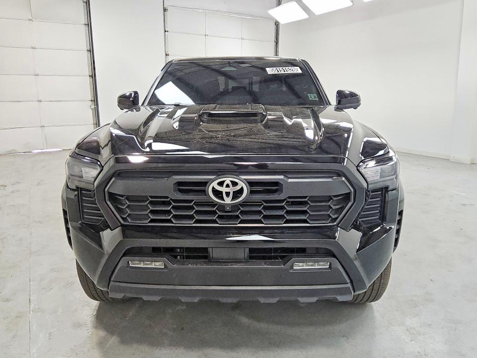 2025 Toyota Tacoma VIN 3TMLB5JN6SM096408 COPART salvage auction — NORMAL WEAR, In - Certificate Of Title, sold $12,700 on 2026-07-30 (photo 5)