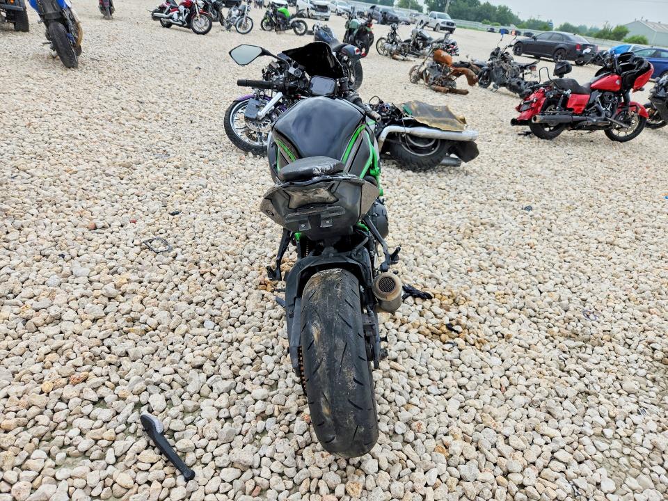 2020 Kawasaki Zr VIN JKAZRCK10LA002358 COPART salvage auction — SIDE, Tx - Salvage Vehicle Title, sold $5,800 on 2026-07-09 (photo 4)