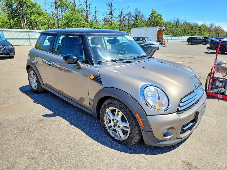 2012 Mini Cooper VIN WMWSU3C5XCT255048 COPART salvage auction — MINOR DENT/SCRATCHES, NY - CERTIFICATE OF TITLE, sold $775 on 2026-07-27 (photo 4)