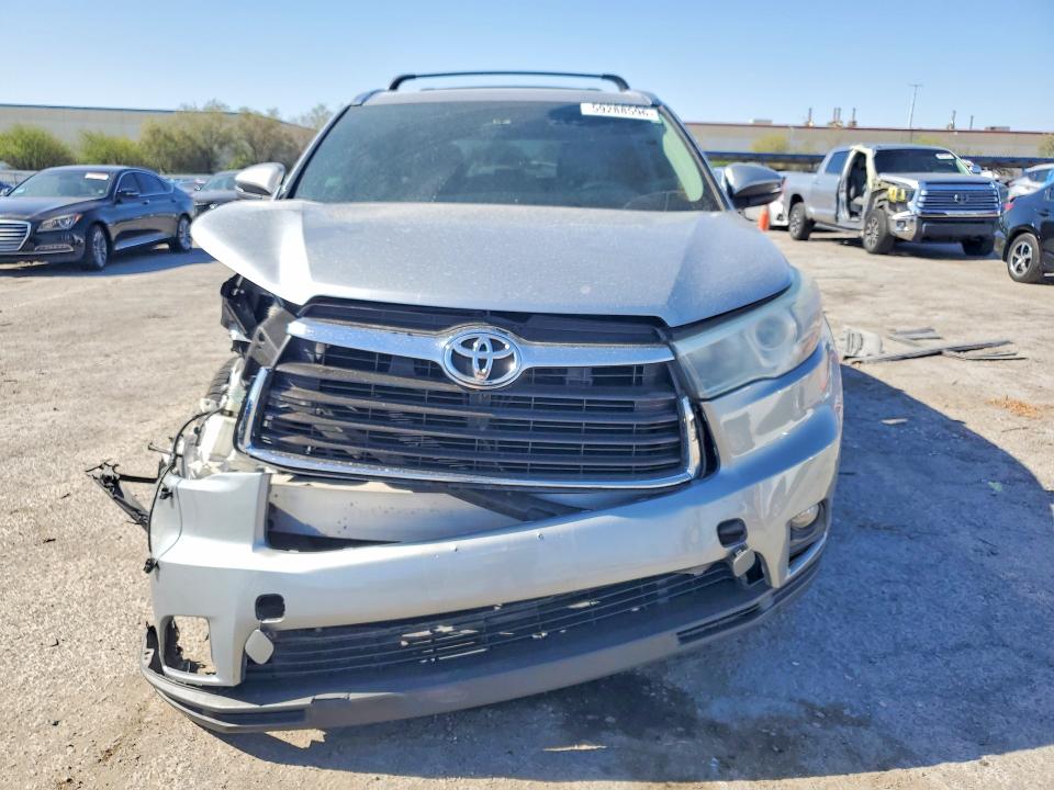 2015 Toyota Highlander VIN 5TDJKRFH3FS093943 COPART salvage auction — FRONT END, Nv - Salvage Title, sold $150 on 2026-07-21 (photo 5)