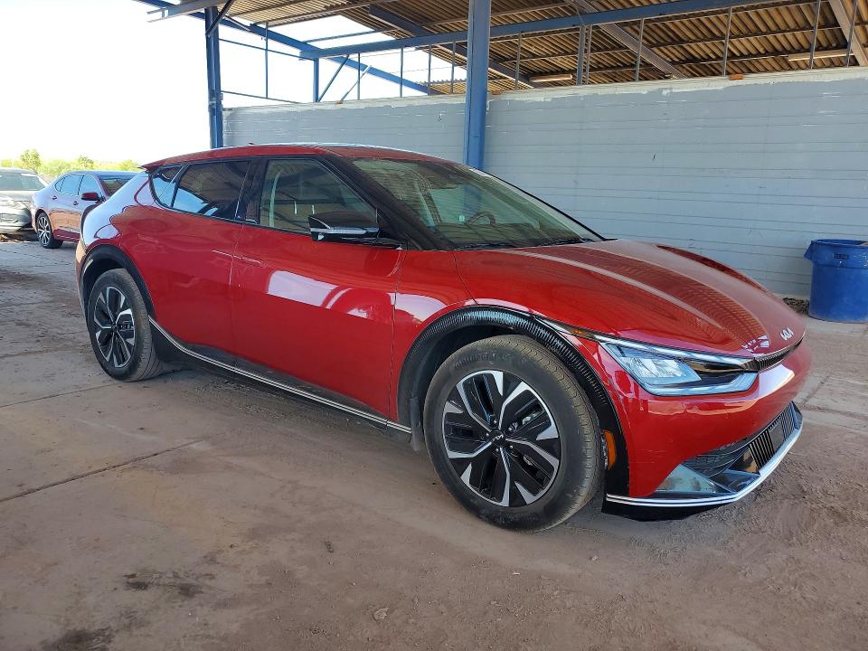 2024 Kia Ev6 VIN KNDC34LA2R5205108 COPART salvage auction — MINOR DENT/SCRATCHES, AZ - CERT OF TITLE - SALVAGE, sold $11,700 on 2026-07-28 (photo 4)