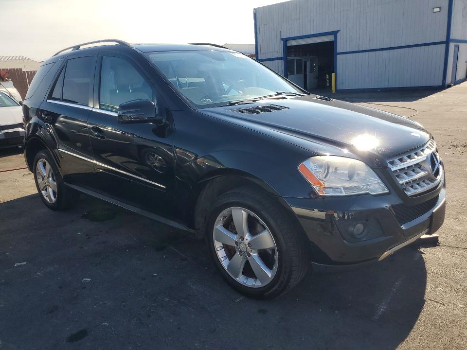 2011 Mercedes-benz Ml-class VIN 4JGBB8GBXBA687750 COPART salvage auction — MINOR DENT/SCRATCHES, Fl - Certificate Of Title, sold $1,550 on 2026-08-03 (photo 4)