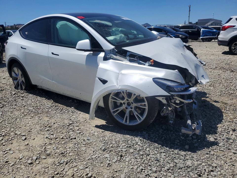 2021 Tesla Model y VIN 5YJYGDEE1MF263146 COPART salvage auction — FRONT END, CA - SALVAGE CERTIFICATE, sold $4,100 on 2026-07-14 (photo 4)