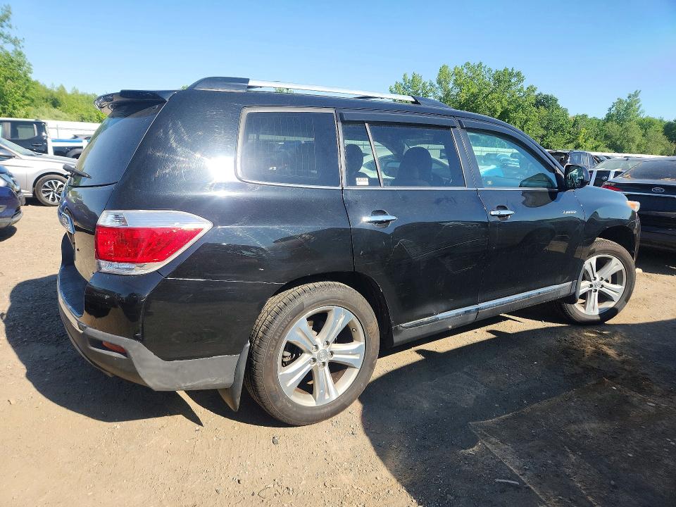 2013 Toyota Highlander VIN 5TDDK3EH2DS245767 COPART salvage auction — SIDE, Ma - Cert Of Title-Reconstrctd Coll, sold $750 on 2026-07-29 (photo 3)