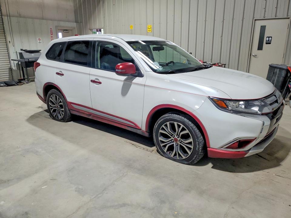 2018 Mitsubishi Outlander VIN JA4AD3A34JZ032251 COPART salvage auction — MINOR DENT/SCRATCHES, NJ - CERTIFICATE OF TITLE, sold $800 on 2026-07-30 (photo 4)
