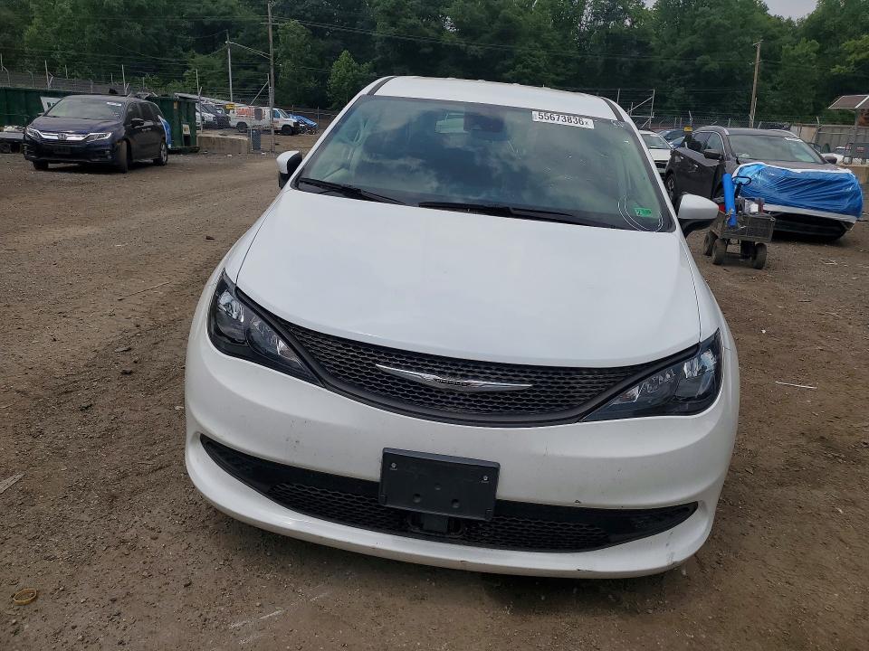 2023 Chrysler Voyager VIN 2C4RC1CG4PR601036 COPART salvage auction — MINOR DENT/SCRATCHES, Fl - Cert Of Title Slvg Rebuildable, sold $12,200 on 2026-07-28 (photo 5)