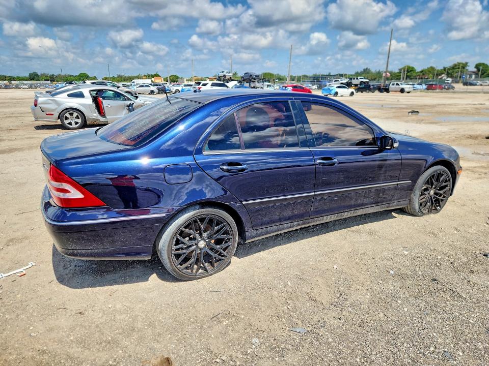 2007 Mercedes-benz C class VIN WDBRF92H07F868180 COPART salvage auction — MINOR DENT/SCRATCHES, FL - CERTIFICATE OF TITLE (P), sold $350 on 2026-07-28 (photo 3)