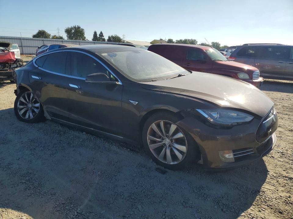 2013 Tesla Model s VIN 5YJSA1CN1DFP27464 COPART salvage auction — REAR END, Ca - Salvage Certificate, sold $2,750 on 2026-07-14 (photo 4)