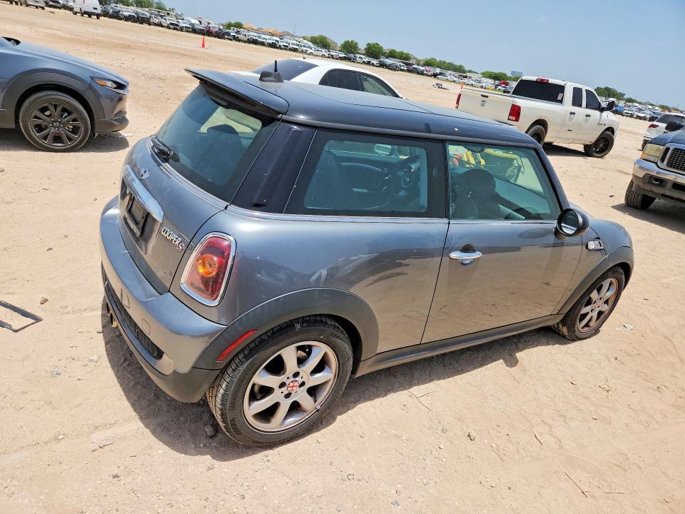 2009 Mini Cooper VIN WMWMF73519TW82914 COPART salvage auction — MECHANICAL, TX - CERTIFICATE OF TITLE, sold $200 on 2026-08-20 (photo 3)