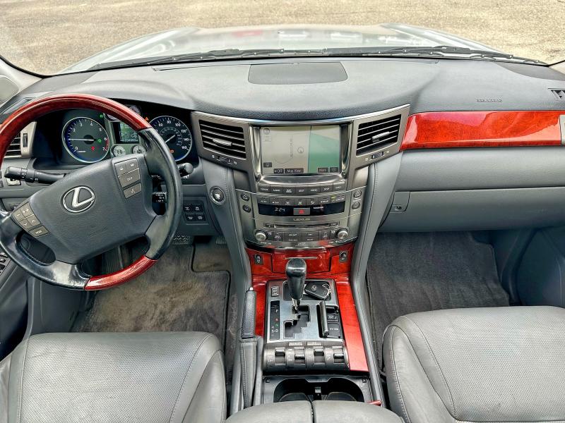 2008 Lexus Lx 570 VIN JTJHY00WX84007796 COPART salvage auction — MINOR DENT/SCRATCHES, CO - CERTIFICATE OF TITLE (P), sold $12,900 on 2026-07-02 (photo 9)