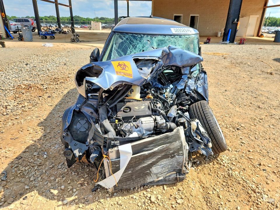 2011 Mini Cooper VIN WMWSV3C56BTY20388 COPART salvage auction — ALL OVER, Al - Cert Of Title-Salvage Title, sold $125 on 2026-08-19 (photo 5)