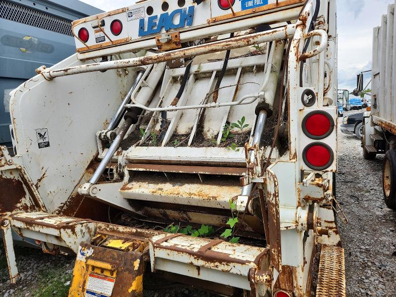 1995 Gmc C7 VIN 1GDM7H1J8SJ524654 COPART salvage auction — MINOR DENT/SCRATCHES, Fl - Certificate Of Destruction (P), sold $1,500 on 2026-07-09 (photo 6)