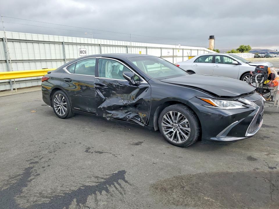 2019 Lexus VIN 58AB21B1XKU002885 COPART salvage auction — SIDE, CA - SALVAGE CERTIFICATE, sold $9,400 on 2026-08-02 (photo 4)