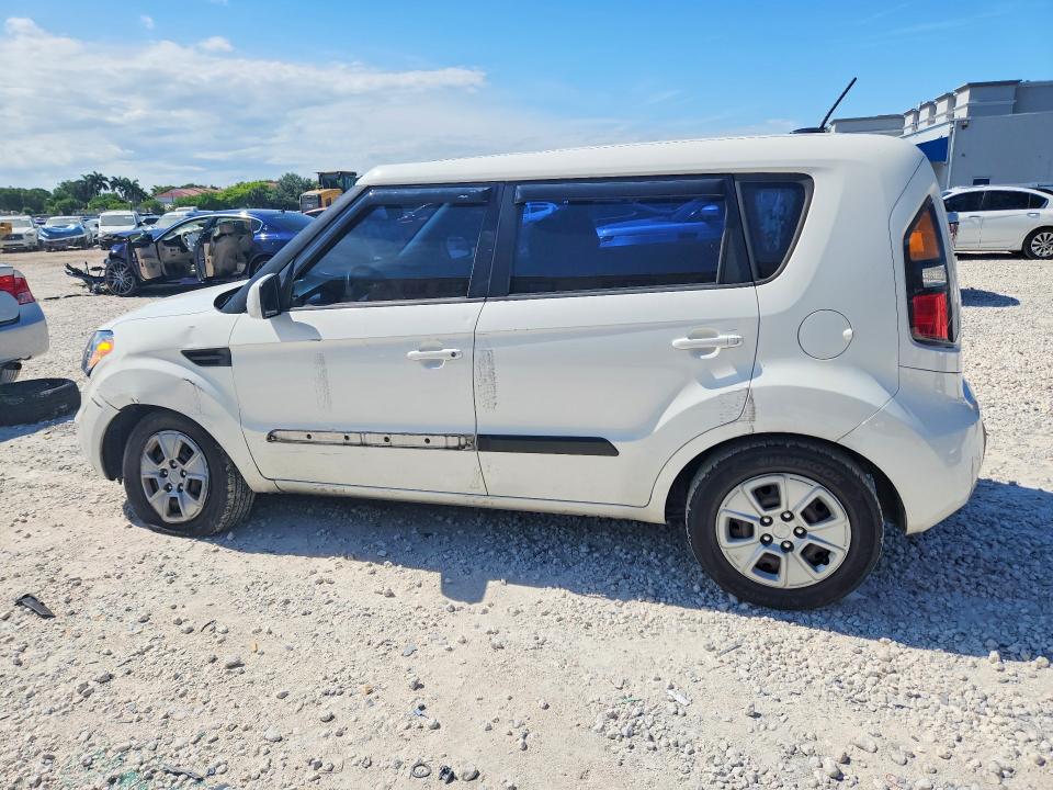 2011 Kia Soul VIN KNDJT2A18B7307344 COPART salvage auction — FRONT END, FL - CERT OF TITLE SLVG REBUILDABLE, sold $400 on 2026-07-07 (photo 2)