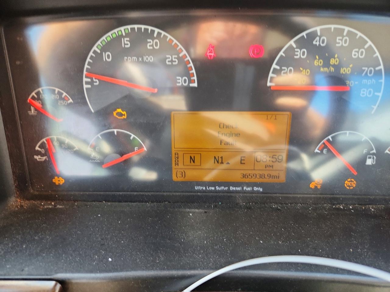 2016 Volvo VNL VIN 4V4NC9EG8GN974902 COPART salvage auction — Minor Dent/Scratches, NY - CERTIFICATE OF TITLE, sold $7,200 on 2026-10-23 (photo 8)