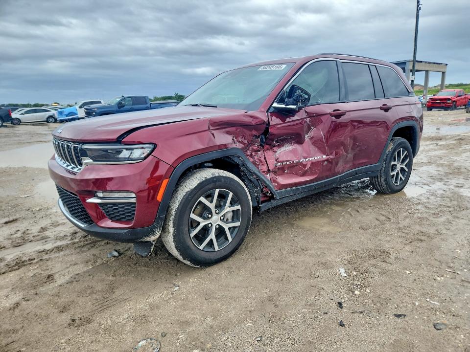 2024 Jeep Cherokee VIN 1C4RJHBG8R8943846 COPART salvage auction — SIDE, Salvage Title, sold $3,250 on 2026-07-30 (photo 1)