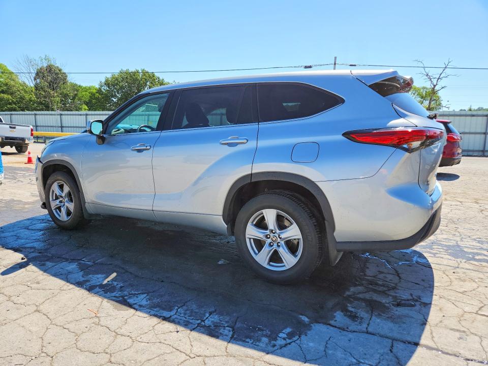 2022 Toyota Highlander VIN 5TDZZRAH2NS113801 COPART salvage auction — FRONT END, Tn - Salvage Certificate, sold $16,800 on 2026-07-27 (photo 2)