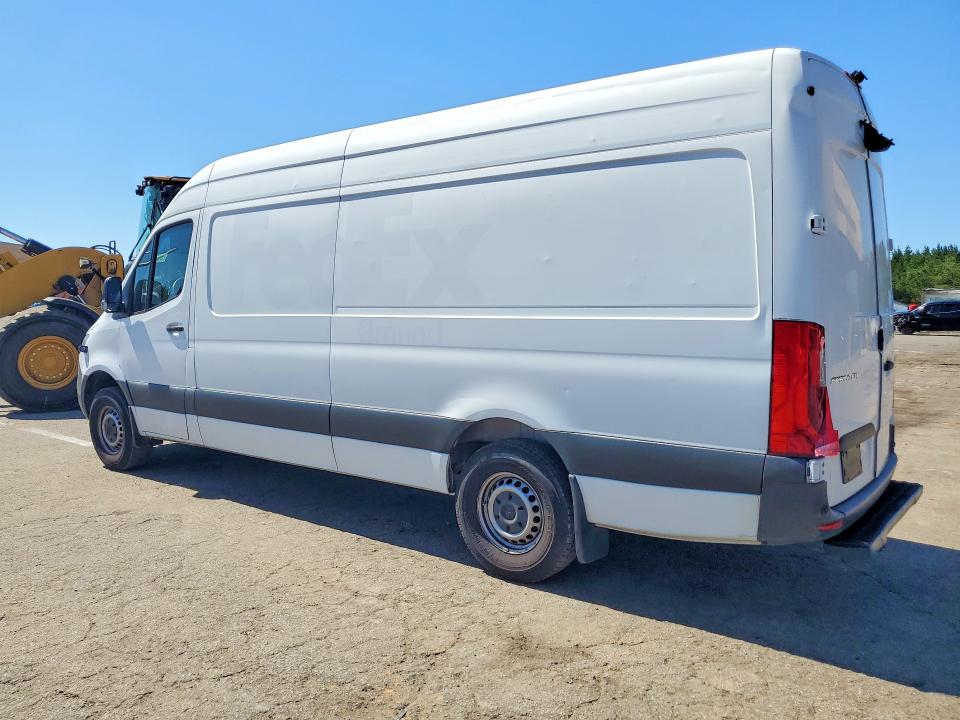 2019 Mercedes-benz Sprinter VIN WD4PF1ED0KT013658 COPART salvage auction — REAR END, Sc - Certificate Of Title, sold $3,700 on 2026-07-31 (photo 2)