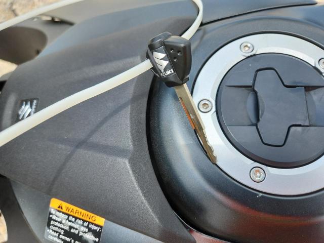 2024 Suzuki Gsx800 r VIN JS1EM11B0R7101442 COPART salvage auction — ALL OVER, AL - CERT OF TITLE-SALVAGE TITLE, sold $550 on 2026-07-09 (photo 8)