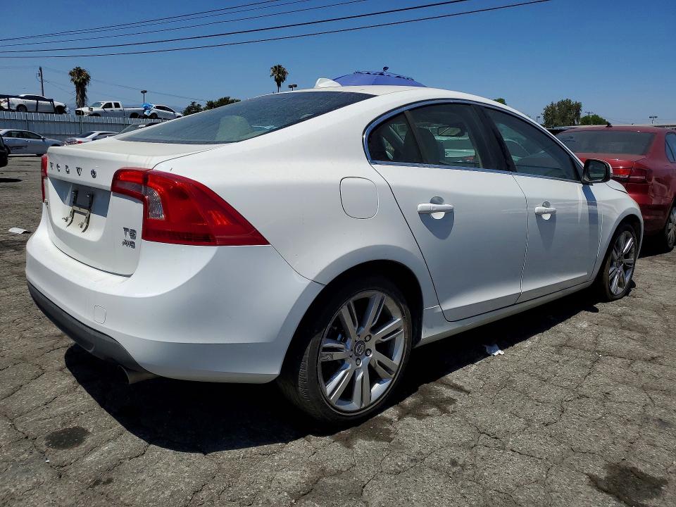 2011 Volvo S60 VIN YV1902FH5B2006538 COPART salvage auction — MINOR DENT/SCRATCHES, Ca - Dis/Dlr/Exp Only Clean Title, sold $500 on 2026-07-06 (photo 3)