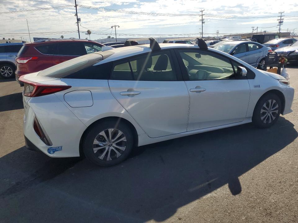 2022 Toyota Prius VIN JTDKAMFP2N3204144 COPART salvage auction — MINOR DENT/SCRATCHES, Salvage Title, sold $9,100 on 2026-07-22 (photo 3)