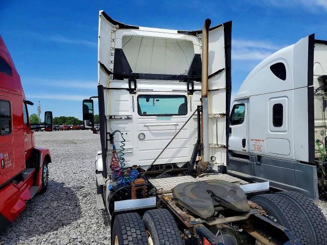 2018 Volvo Vn VIN 4V4N39TG4JN892840 COPART salvage auction — NORMAL WEAR, In - Certificate Of Title, sold $5,200 on 2026-07-09 (photo 9)