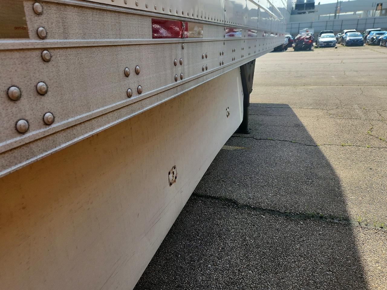 2015 Utility Trailer Manufacture VIN 1UYVS2536FU226819 COPART salvage auction — Minor Dent/Scratches, NE - CERT OF TITLE-SALVAGE, sold $6,300 on 2026-07-09 (photo 5)
