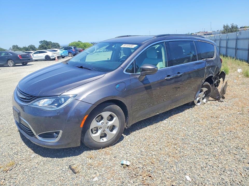 2018 Chrysler Pacifica VIN 2C4RC1H70JR293587 — COPART salvage auction photo