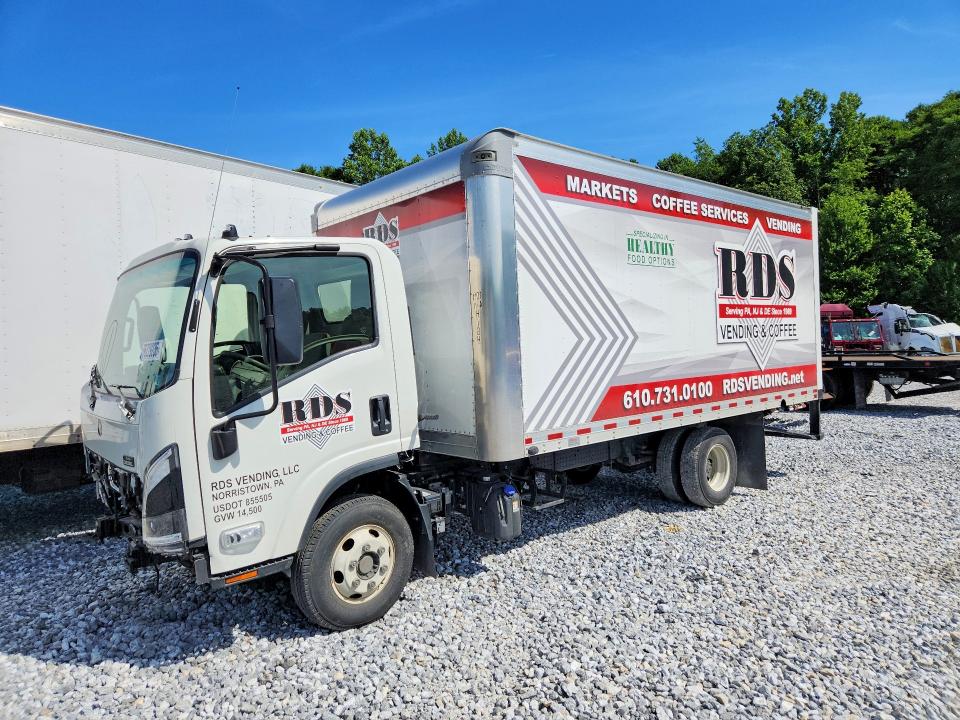 2025 Isuzu Npr VIN JALC4W167S7023551 — COPART salvage auction photo