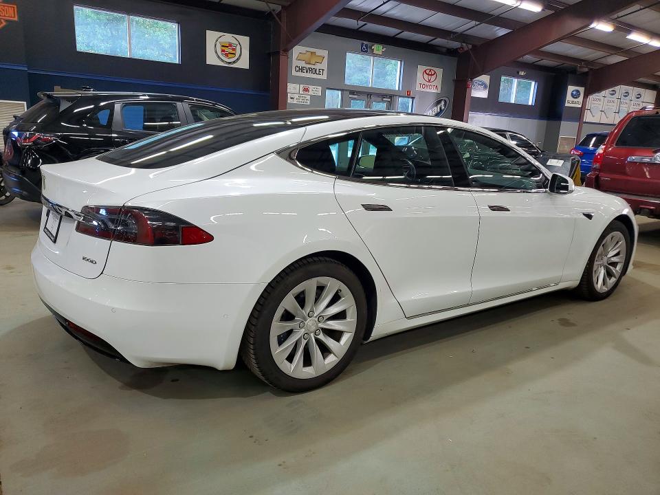 2018 Tesla Model s VIN 5YJSA1E25JF244333 COPART salvage auction — MINOR DENT/SCRATCHES, Ct - Certificate Of Title (P), sold $12,200 on 2026-07-30 (photo 3)