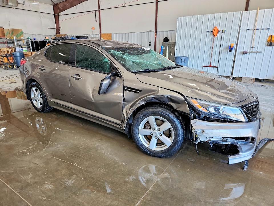 2014 Kia VIN 5XXGM4A72EG325843 COPART salvage auction — ROLLOVER, Il - Salvage Certificate, sold $900 on 2026-07-27 (photo 4)