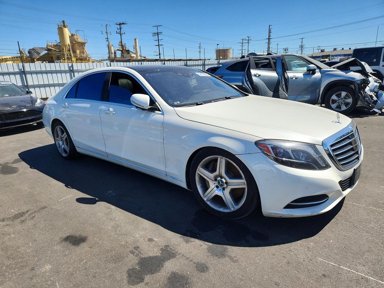 2014 Mercedes-Benz S-Class VIN WDDUG8CB3EA060080 COPART salvage auction — Minor Dent/Scratches, CA - DIS/DLR/EXP ONLY CLEAN TITLE, sold $5,800 on 2026-07-01 (photo 4)